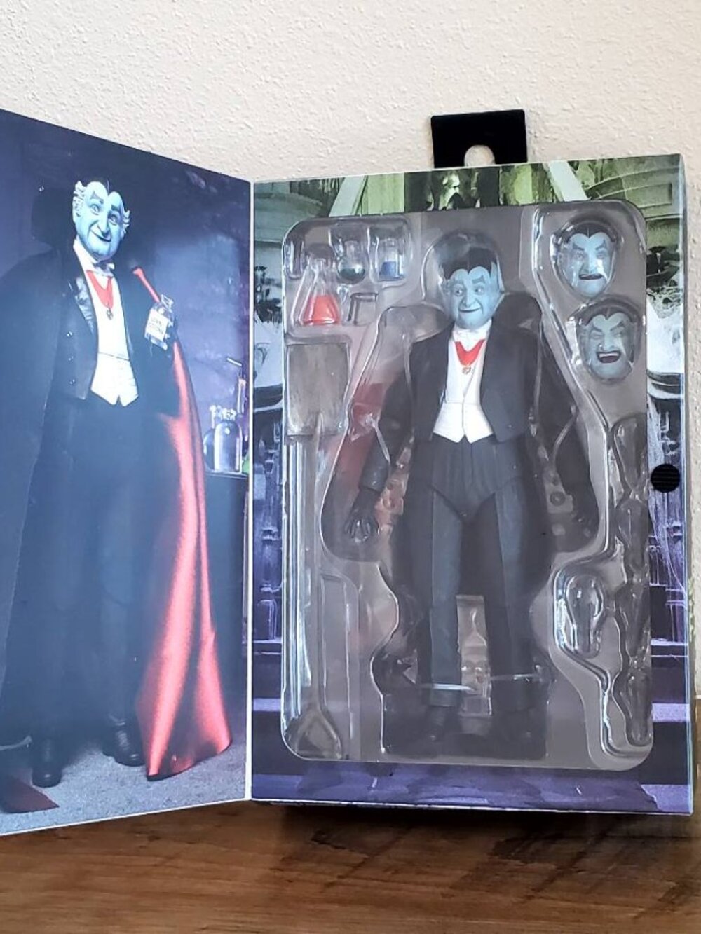 2025 NECA The Munsters Ultimate Grandpa Munster Action Figure - Picture 9 of 12